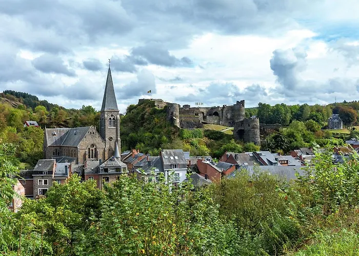 In La Roche-en-ardenne With Garden Semesterbostad Jupille